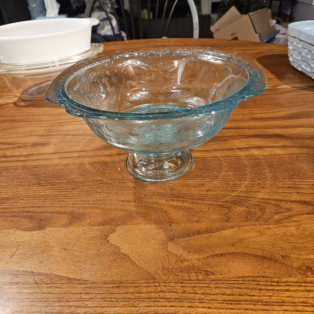 Vintage Elegant Glass  Pedestal Bowl
